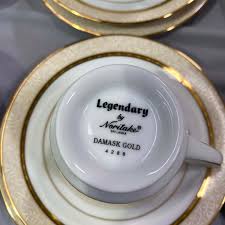 Noritake 98pcs Dinner Set- Damask Gold