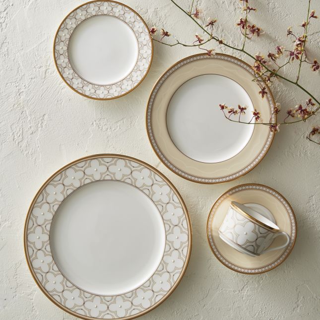 Noritake 98pcs Dinner Set- Trefolio Gold