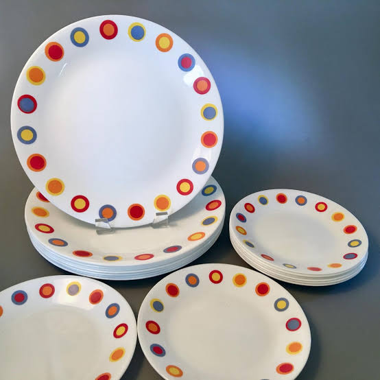 Corelle 16pc Dinner Set Hot Dots Price in Pakistan